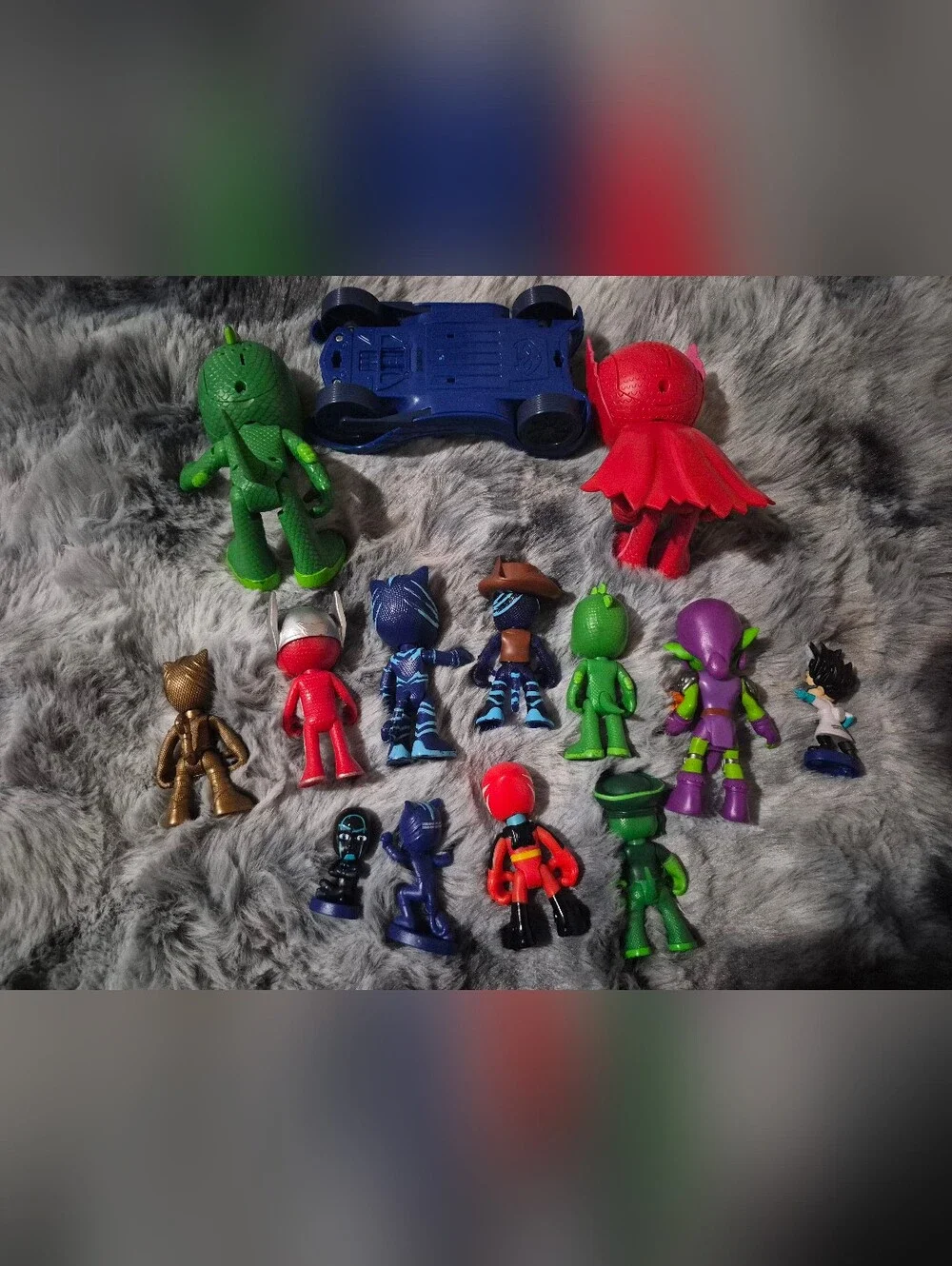 PJ Masks Action Figures (13) Lot and Vehicle